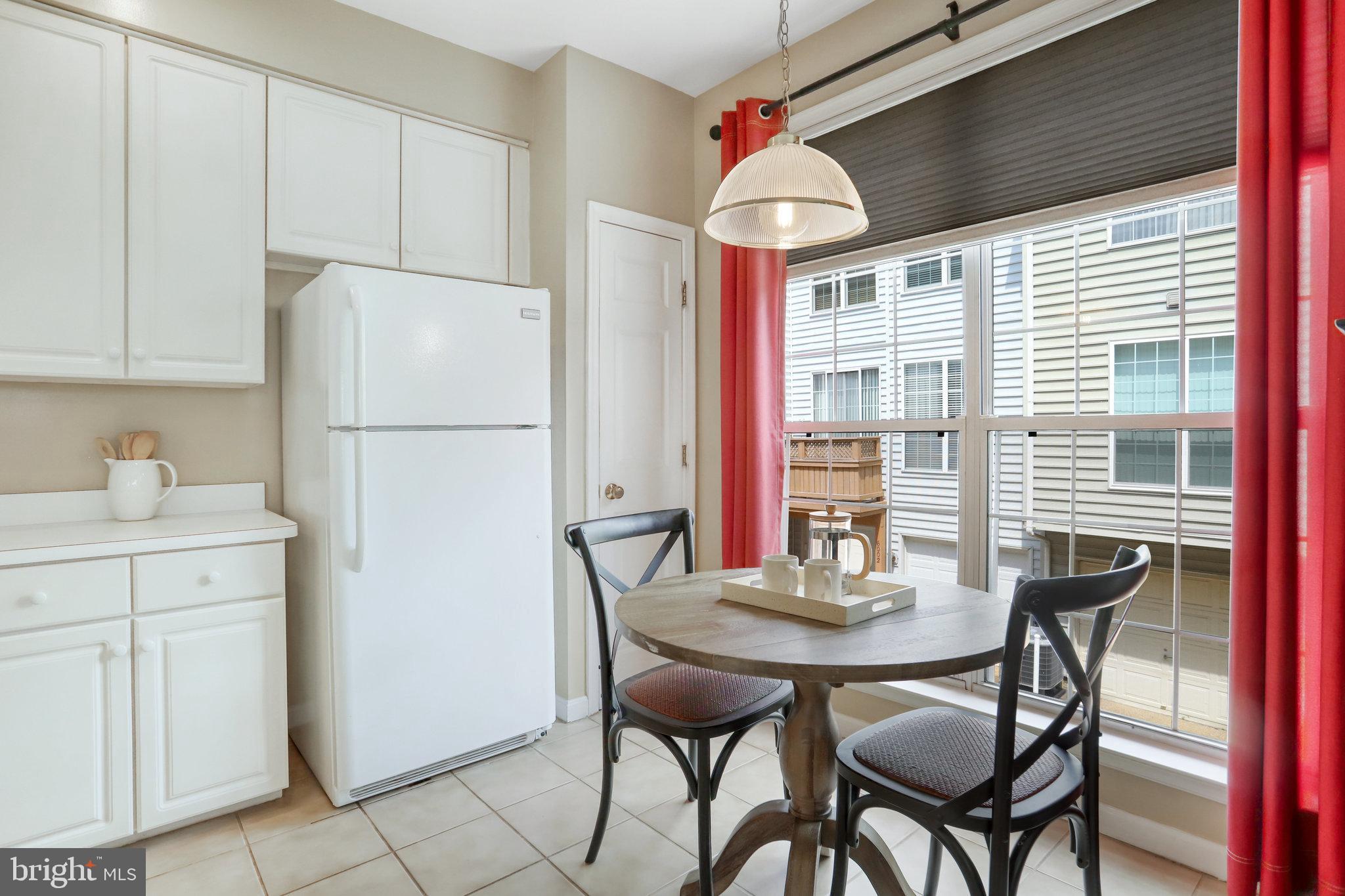 6001 Riddle Walk Alexandria, VA 22312 - Photo 19 of 85 Modern Kitchen & Nook