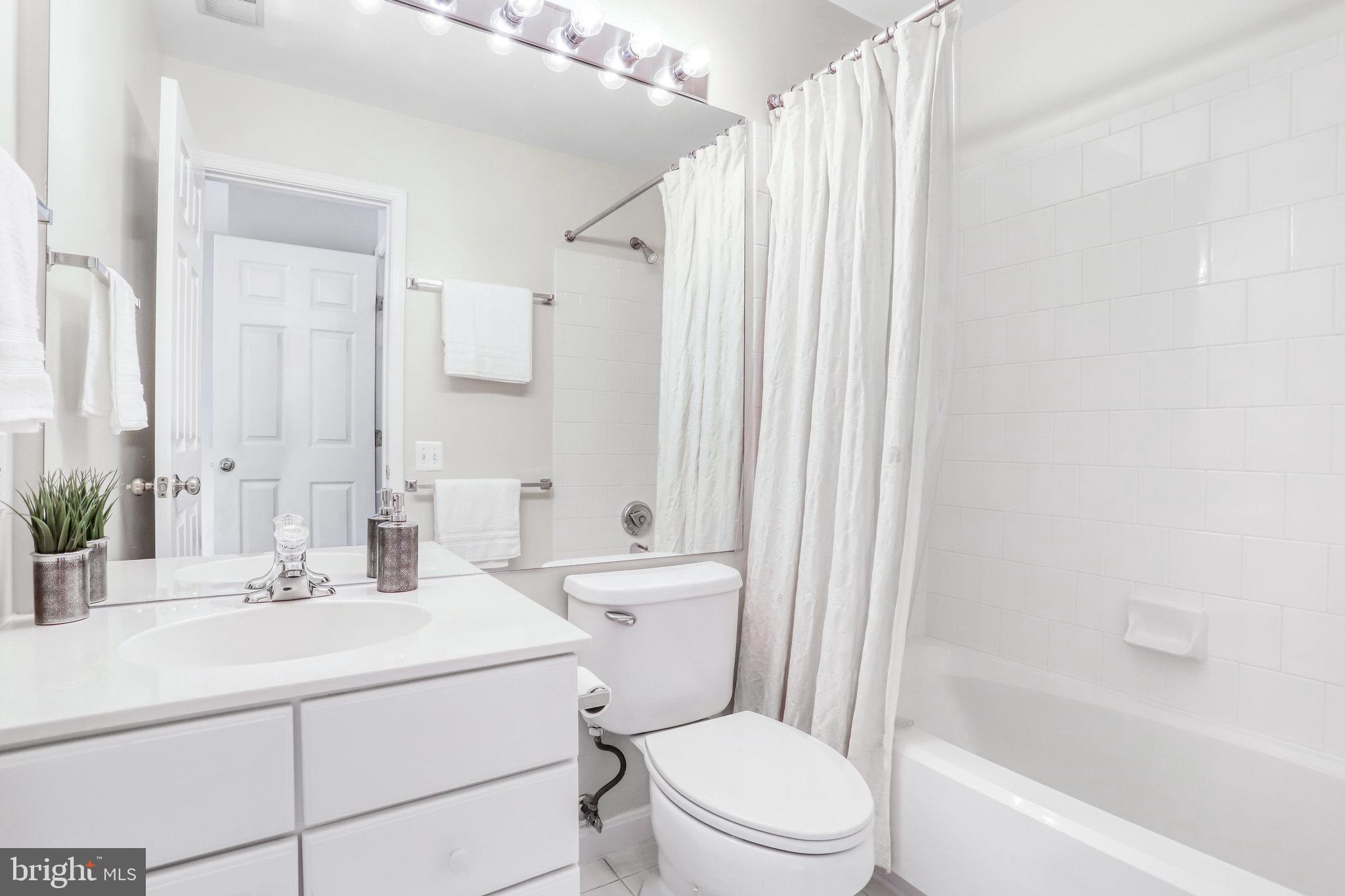 6001 Riddle Walk Alexandria, VA 22312 - Photo 34 of 85 2nd Bedroom Upper Lvl Full Bath