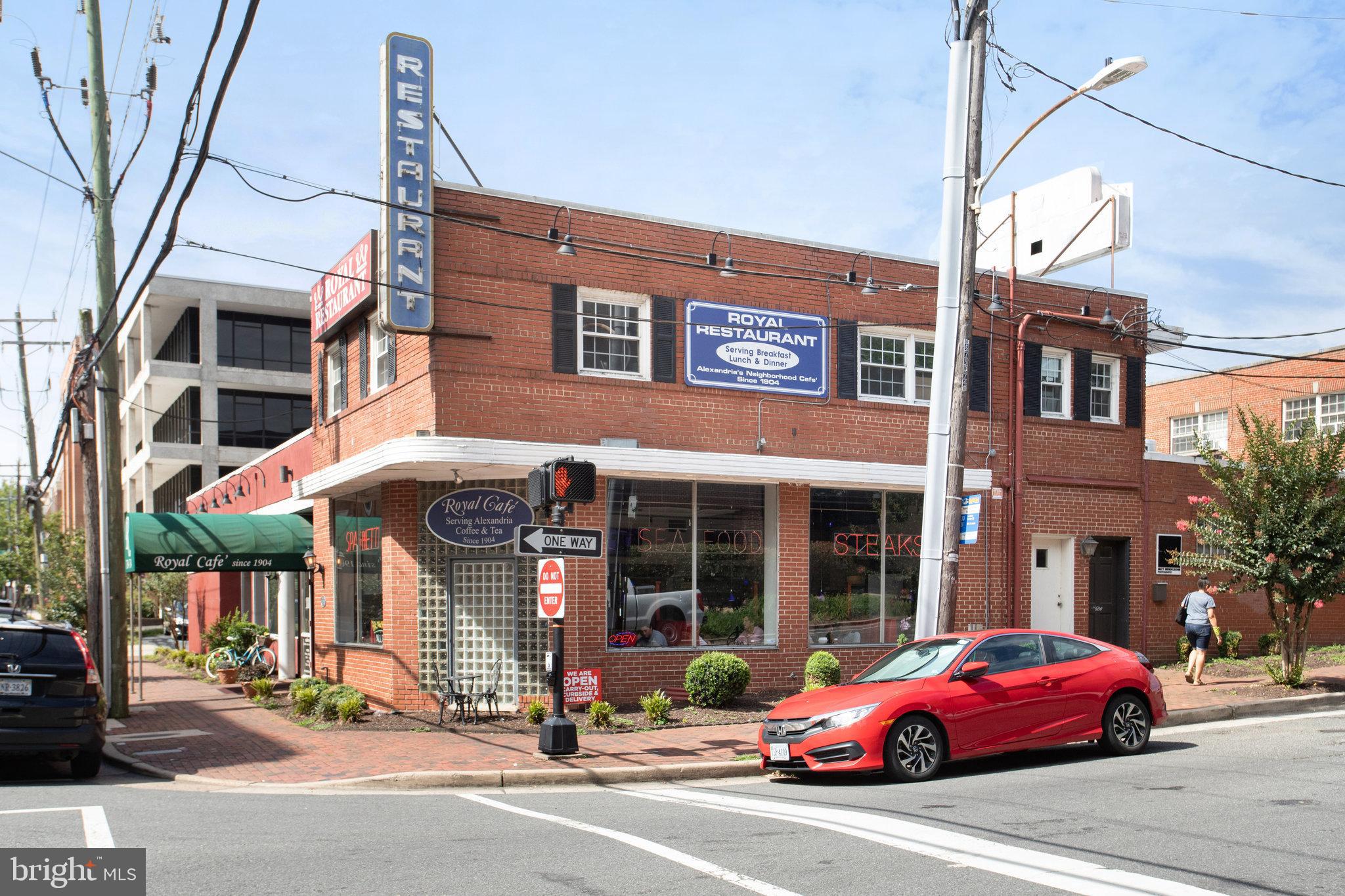 6001 Riddle Walk Alexandria, VA 22312 - Photo 60 of 85 Classic Old Town dining at The Royal