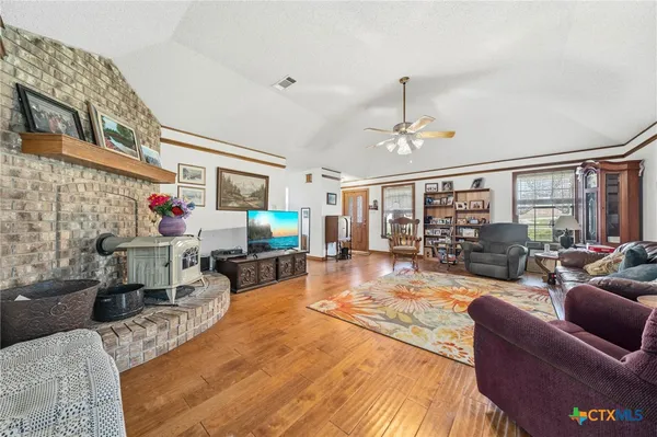 $725,000 | 5680 County Road 142, Gatesville, TX 76528