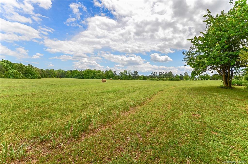 516 East Old Limestone Road York, SC 29745 - Photo 2 of 11 Gallery Image 2