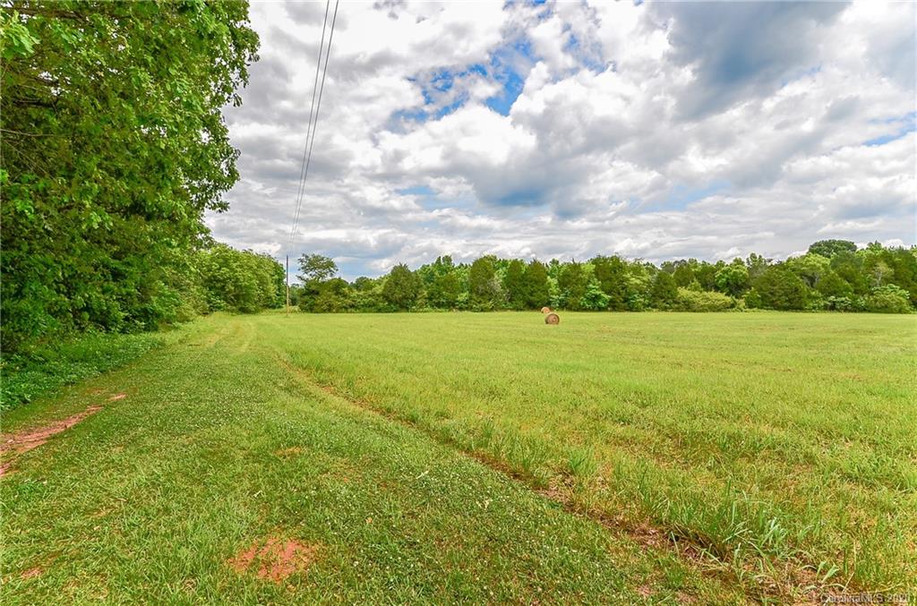 516 East Old Limestone Road York, SC 29745 - Photo 3 of 11 Gallery Image 3