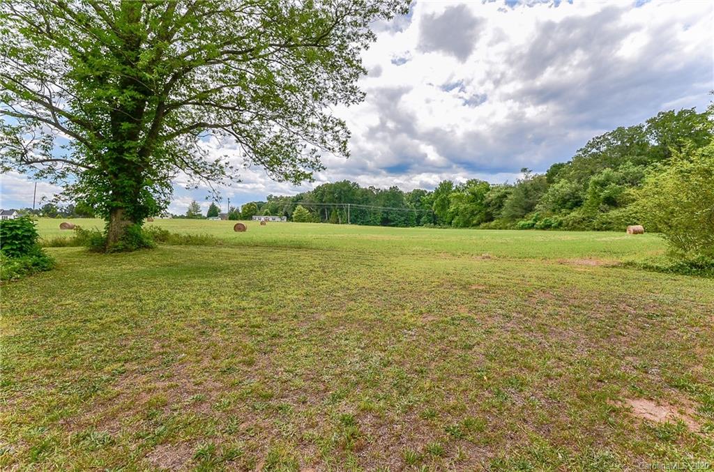 516 East Old Limestone Road York, SC 29745 - Photo 5 of 11 Gallery Image 5