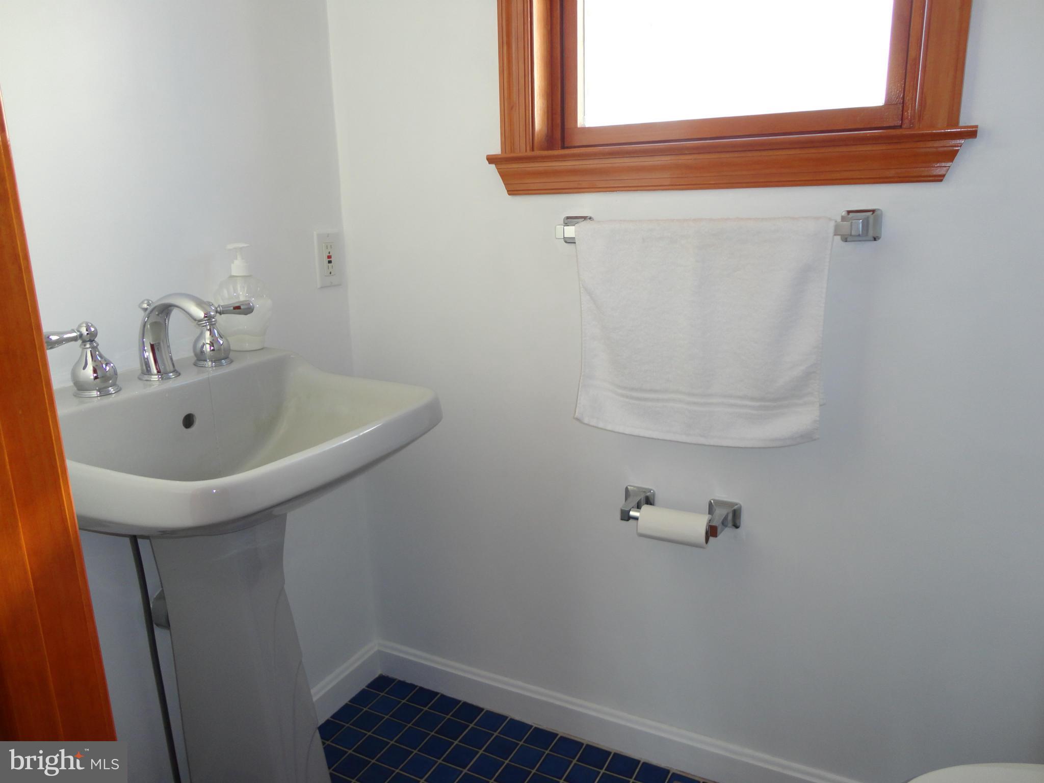 2806 3rd Street Baltimore, MD 21219 - Photo 15 of 24 Bath