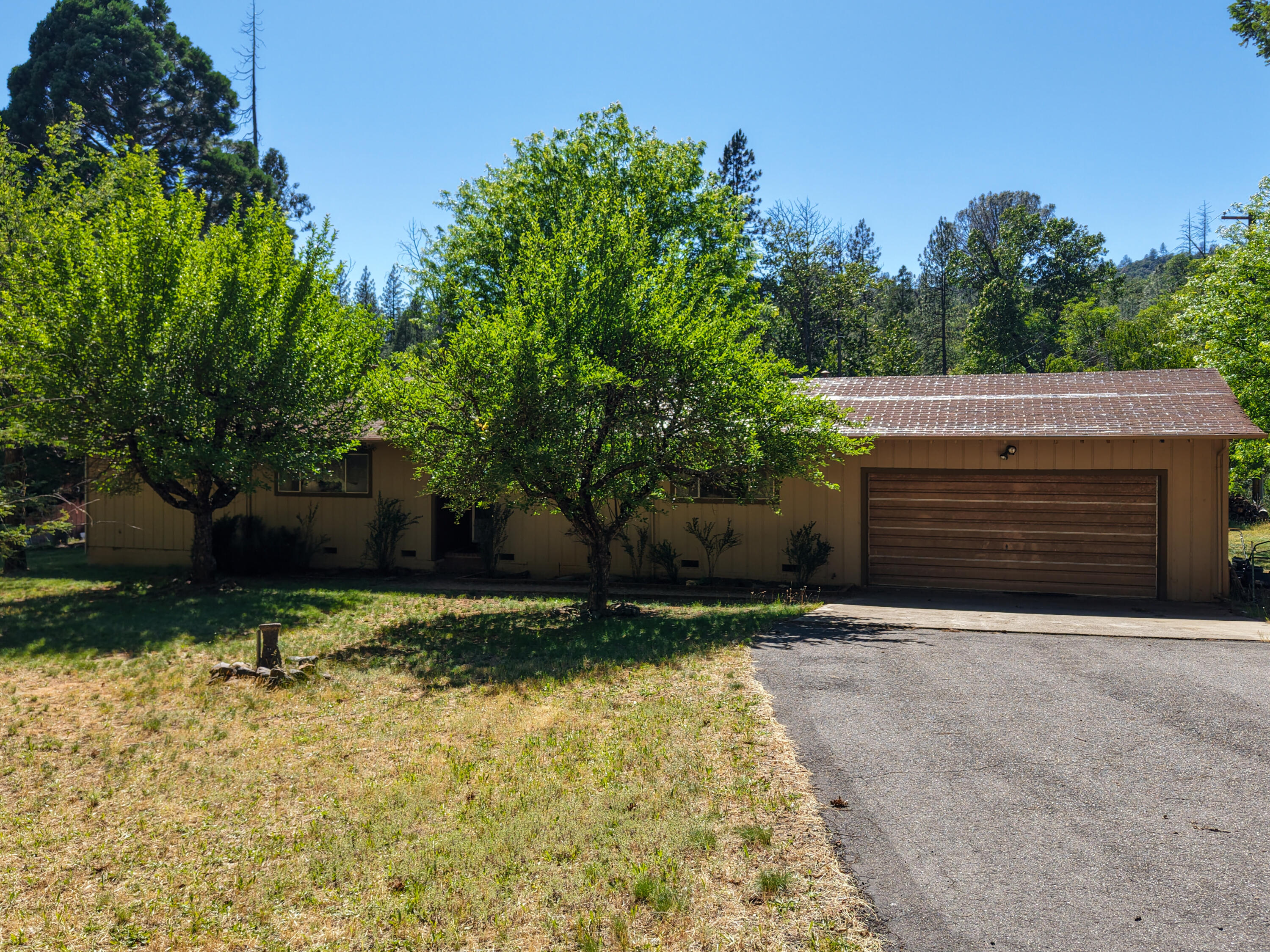 181 Meadow Road Weaverville, CA 96093 - Photo 2 of 38 front exterior
