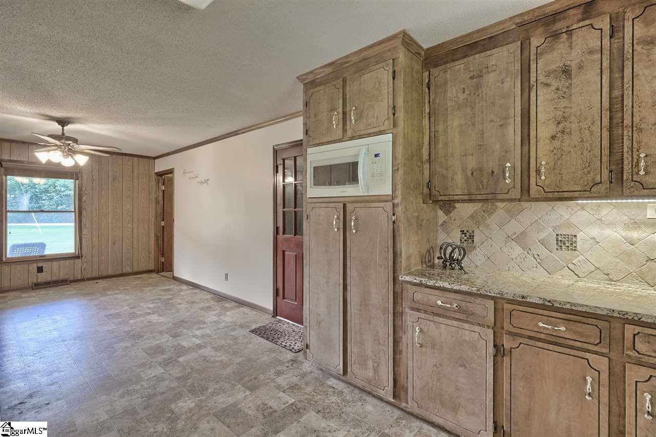 597 West Nelson Road Fountain Inn, SC 29644 - Photo 2 of 33