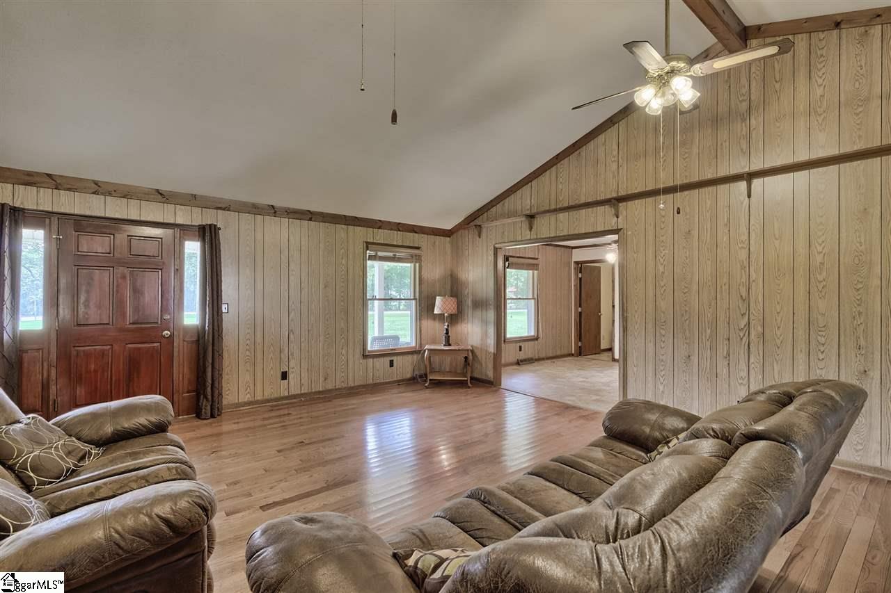 597 West Nelson Road Fountain Inn, SC 29644 - Photo 11 of 33