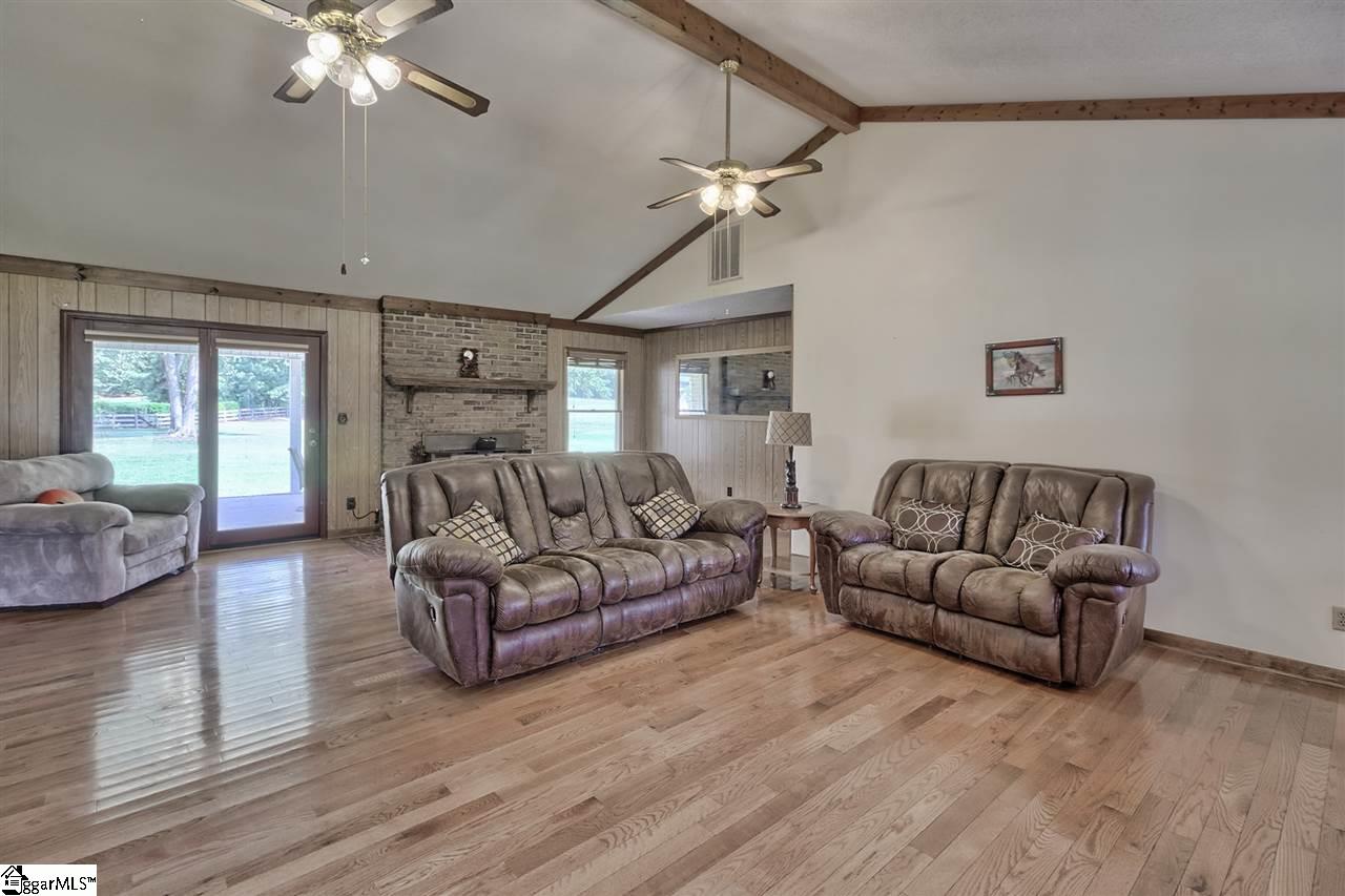 597 West Nelson Road Fountain Inn, SC 29644 - Photo 12 of 33