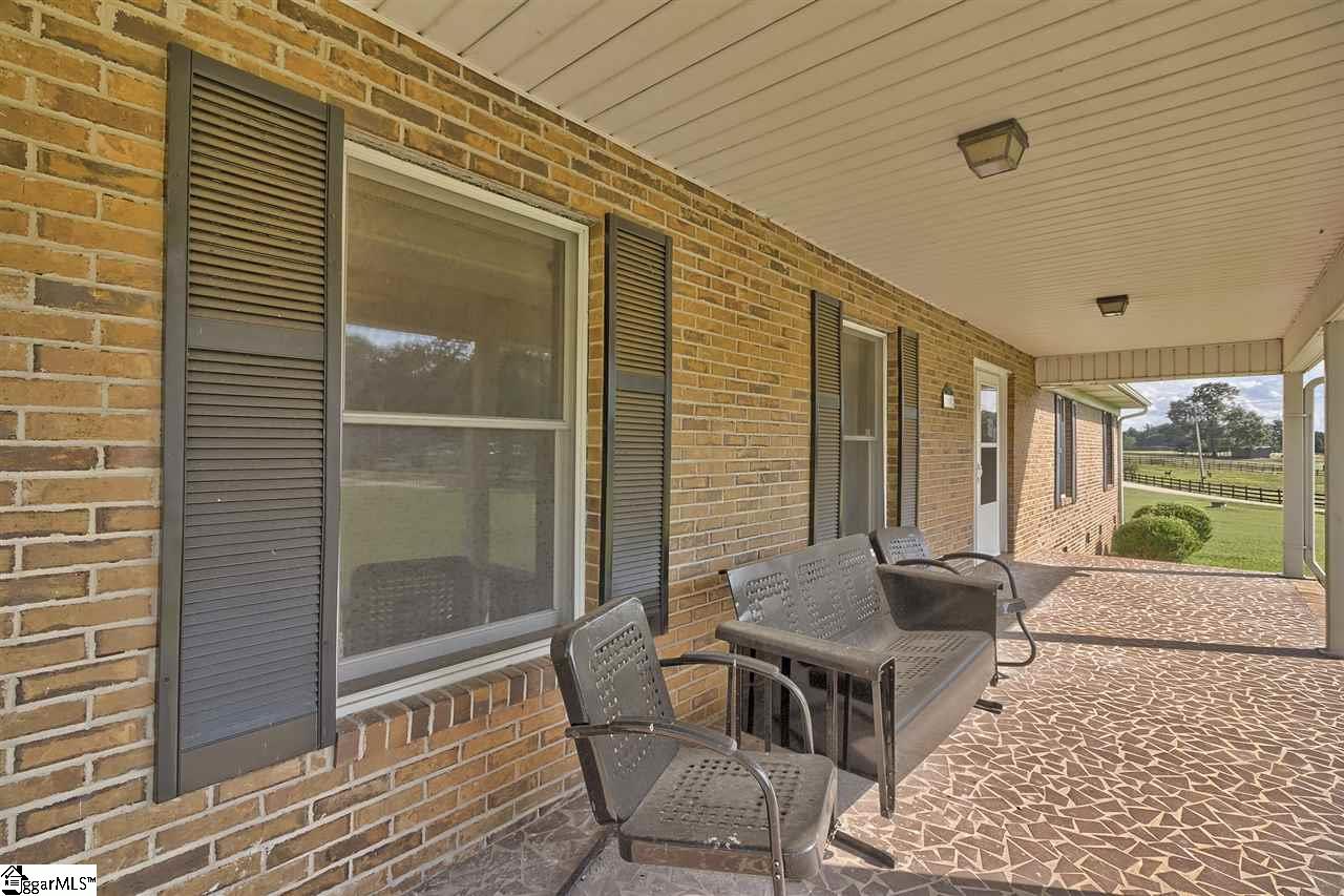 597 West Nelson Road Fountain Inn, SC 29644 - Photo 24 of 33