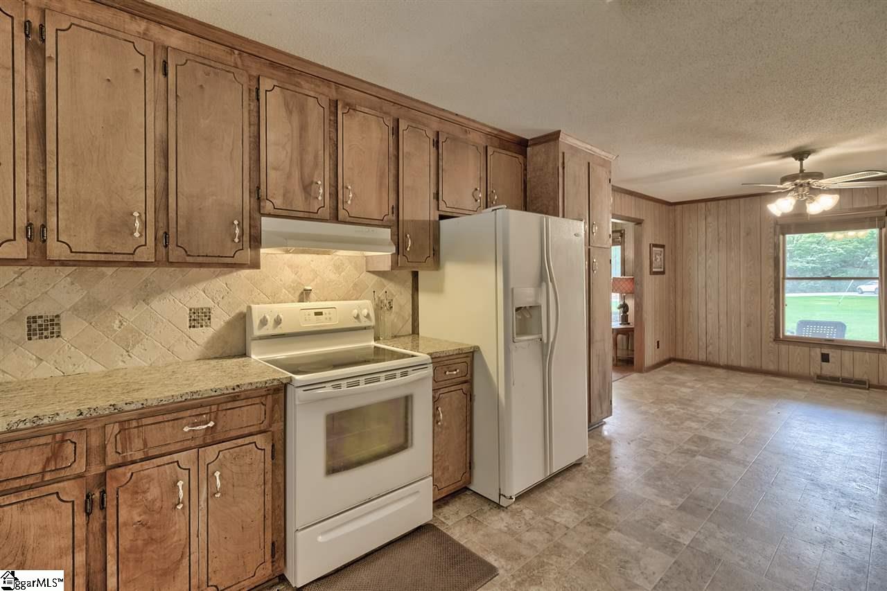 597 West Nelson Road Fountain Inn, SC 29644 - Photo 5 of 33