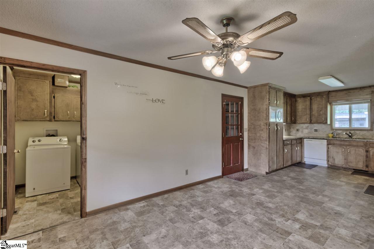 597 West Nelson Road Fountain Inn, SC 29644 - Photo 8 of 33