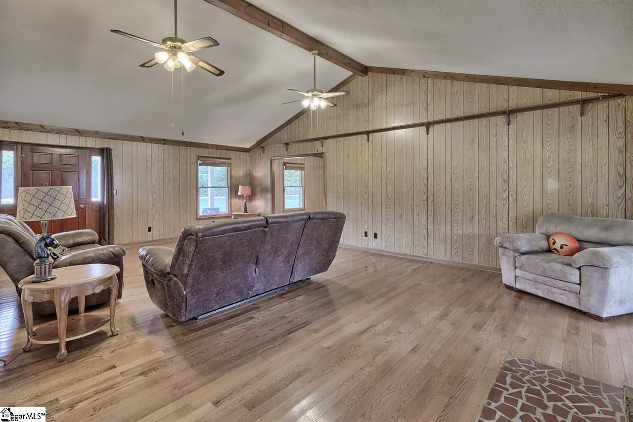 597 West Nelson Road Fountain Inn, SC 29644 - Photo 10 of 33