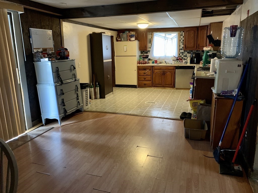 21 R Summit Street Clinton, MA 01510 - Photo 5 of 9 Gallery Image 5