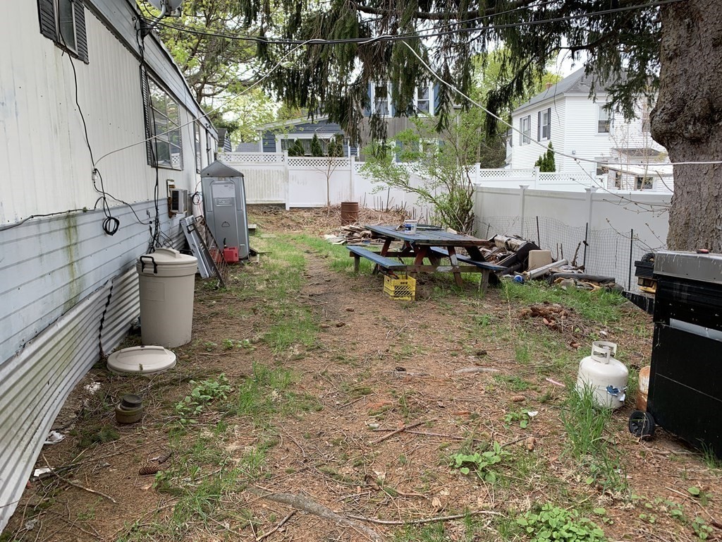 21 R Summit Street Clinton, MA 01510 - Photo 8 of 9 Gallery Image 8