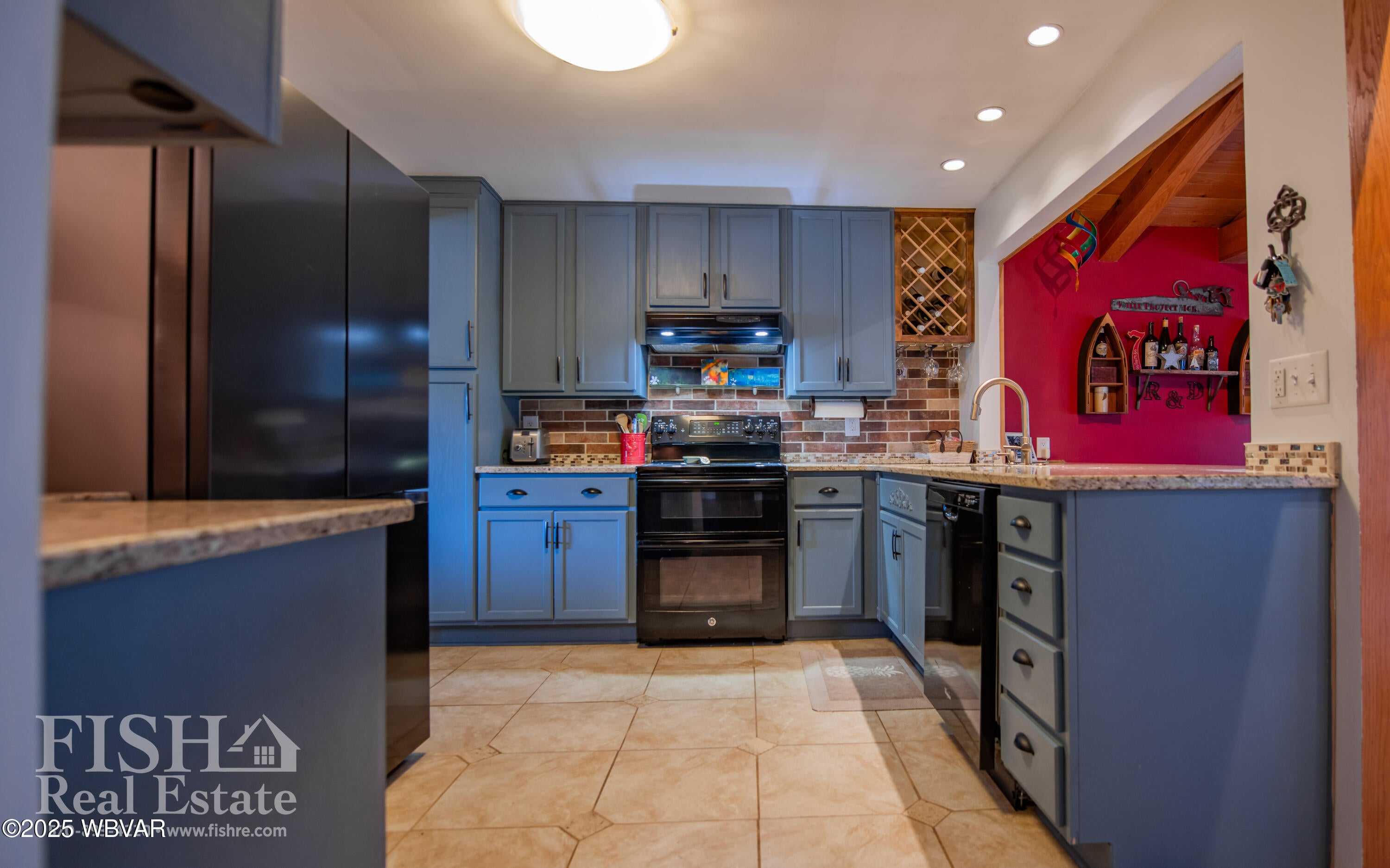 1608 Elizabeth Road State College, PA 16801 - Photo 6 of 23 Gally Style Kitchen