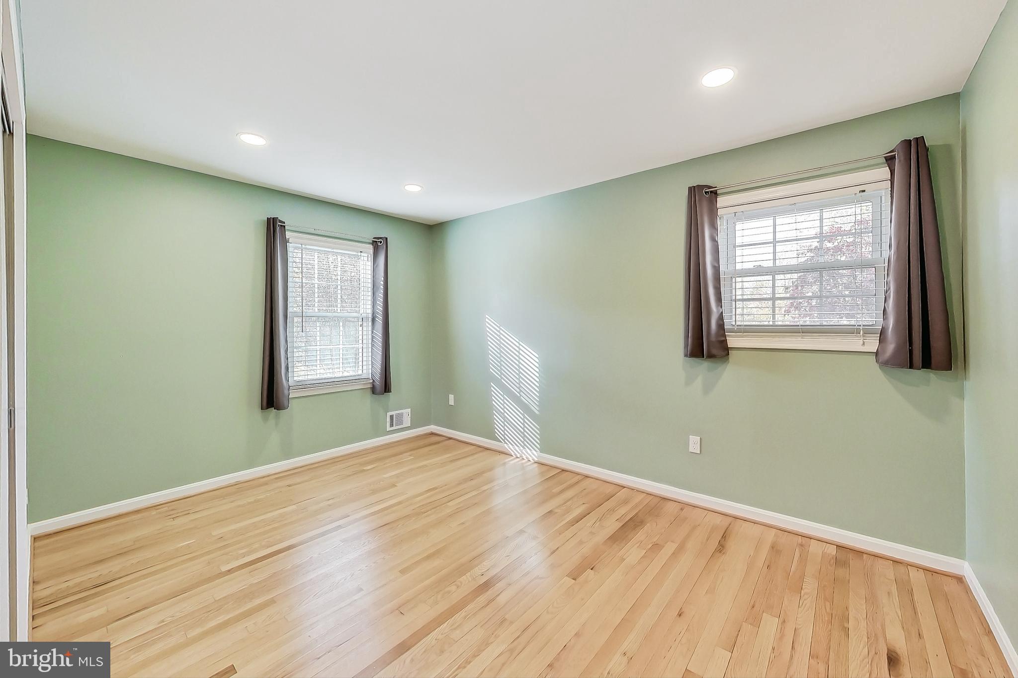 19404 Rena Court Brookeville, MD 20833 - Photo 16 of 44 2nd Bedroom
