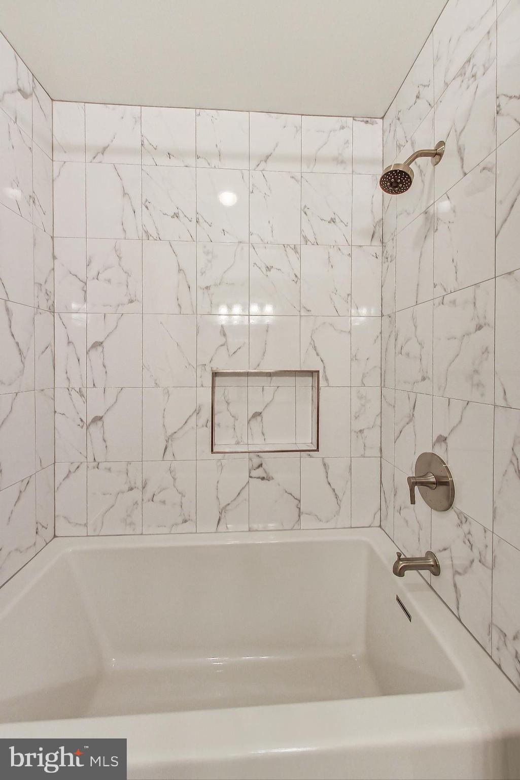 19404 Rena Court Brookeville, MD 20833 - Photo 21 of 44 Hall Bath