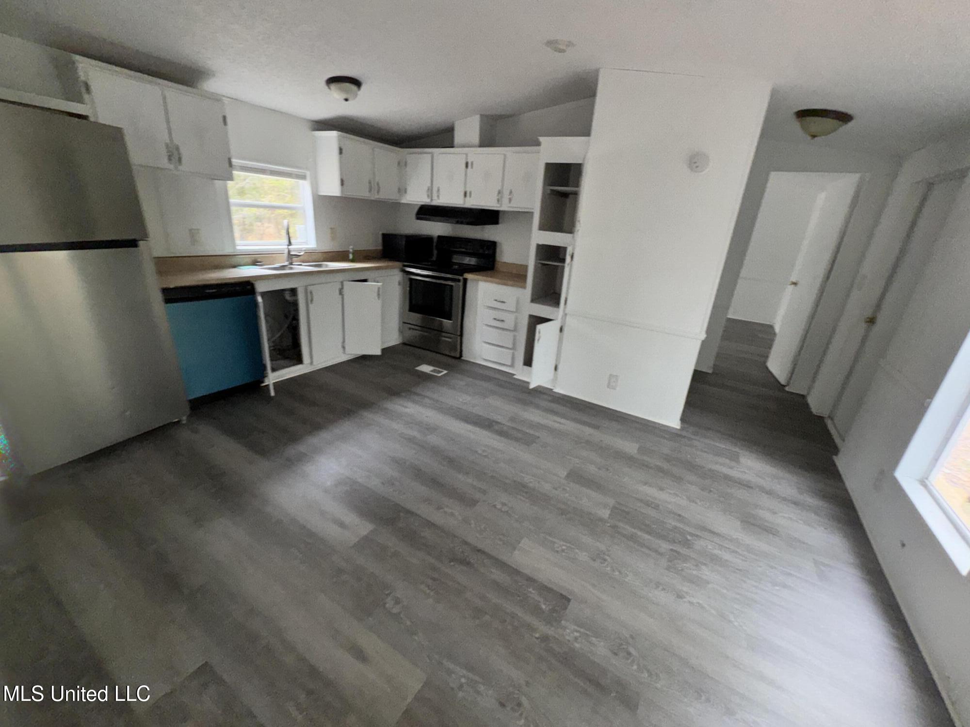 21562 Saucier Lizana Road Saucier, MS 39574 - Photo 7 of 20 Kitchen