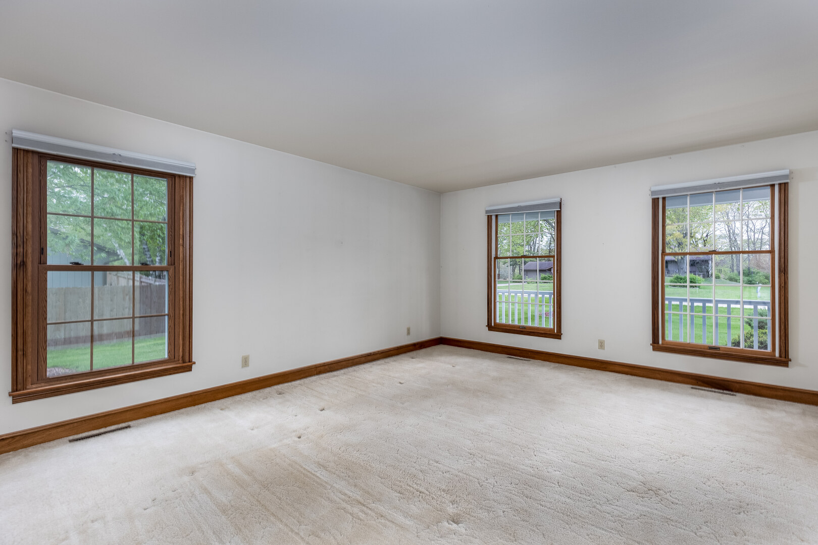 3094 East 1888th Road Ottawa, IL 61350 - Photo 17 of 43 a view of a room with windows