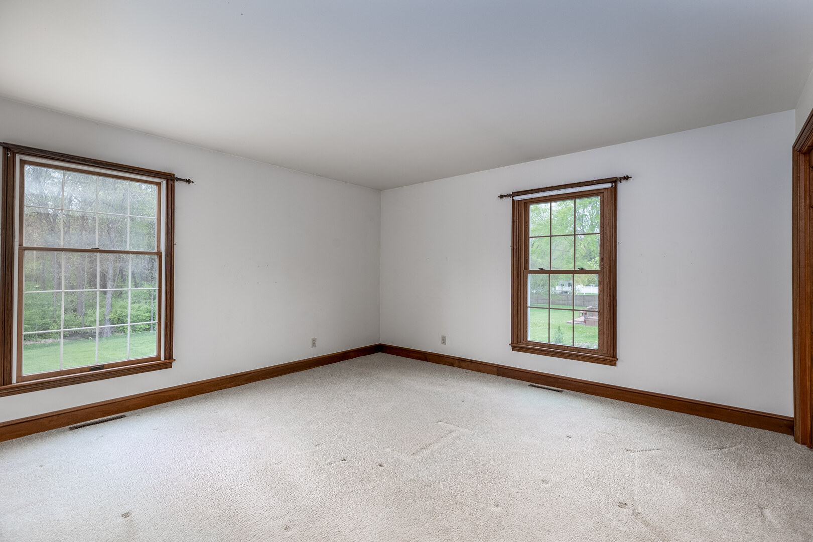 3094 East 1888th Road Ottawa, IL 61350 - Photo 24 of 43 an empty room with windows
