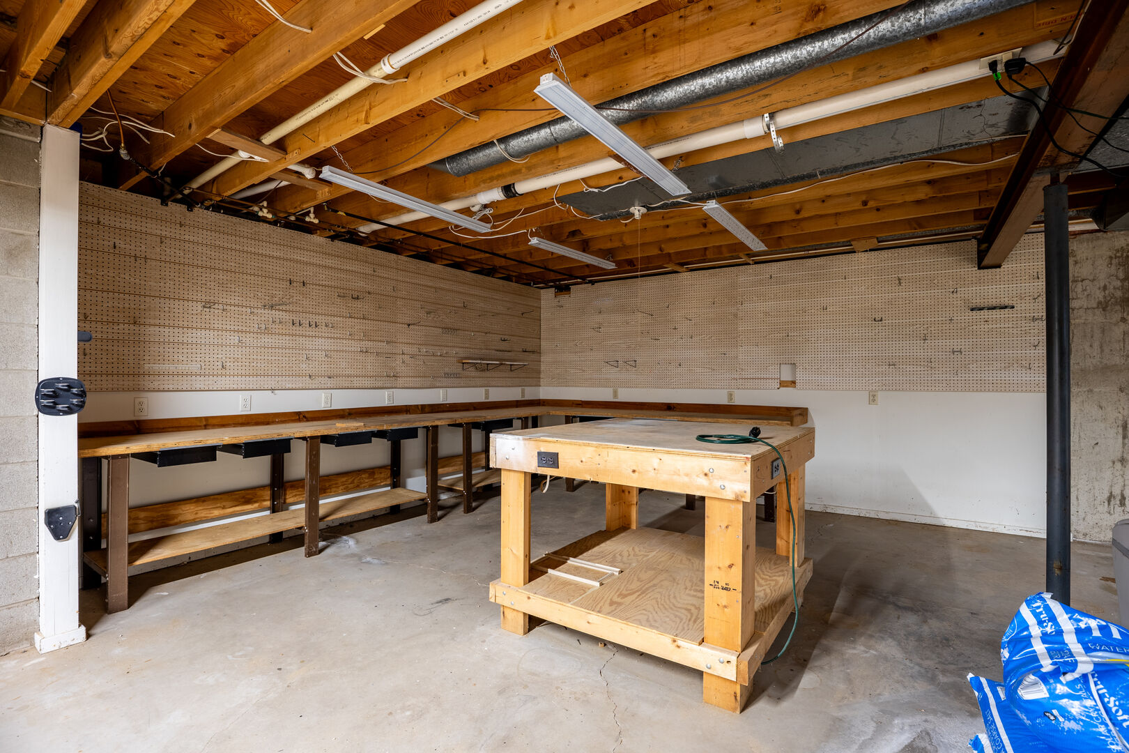 3094 East 1888th Road Ottawa, IL 61350 - Photo 26 of 43 a view of storage and utility room