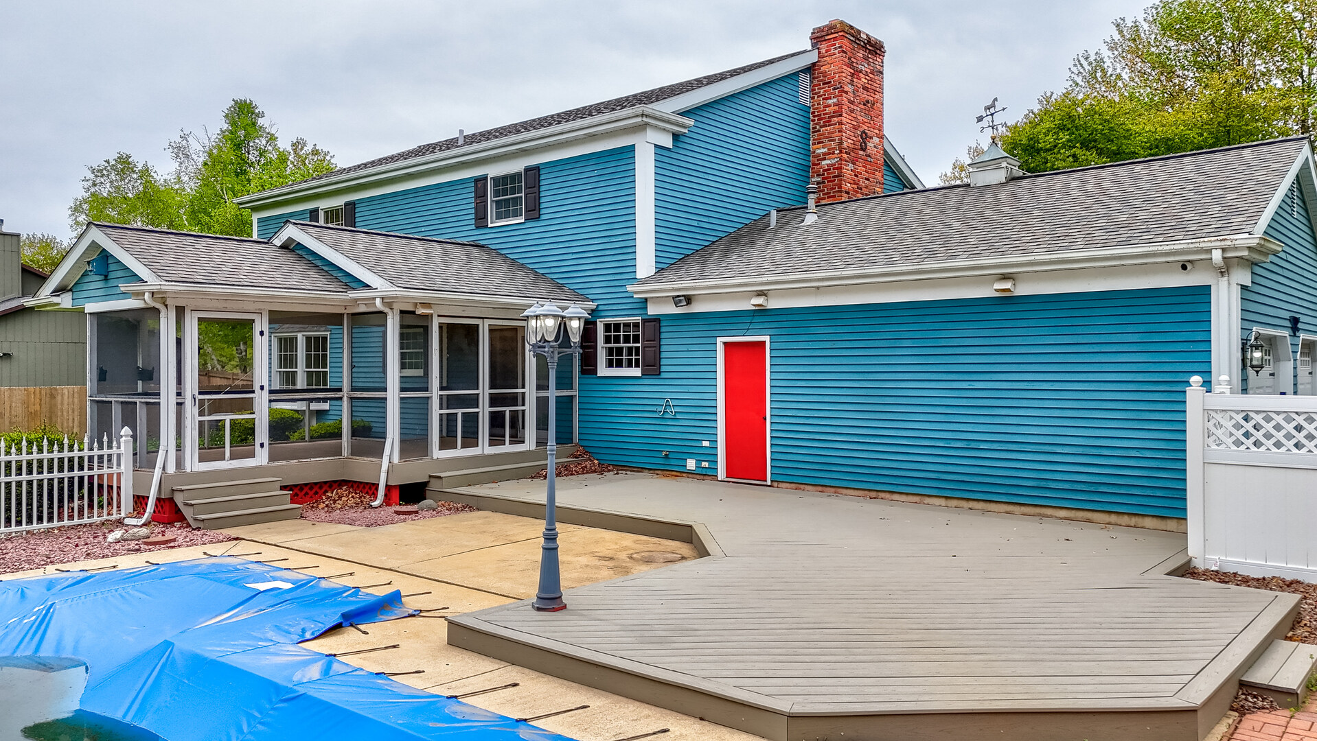 3094 East 1888th Road Ottawa, IL 61350 - Photo 34 of 43 a house view with a backyard space