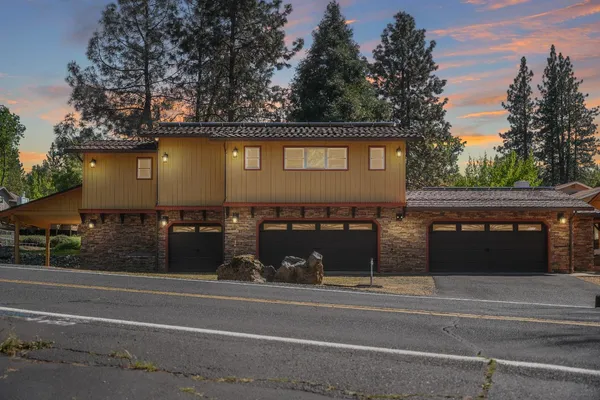 $619,900 | 19485 Ferretti Road, Groveland, CA 95321