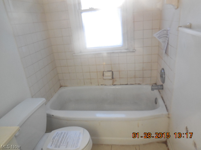 18260 Groton Road Cleveland, OH 44121 - Photo 8 of 10