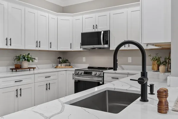 $459,900 | 10100 South Willow Street, Unit 303, Manchester, NH 03109