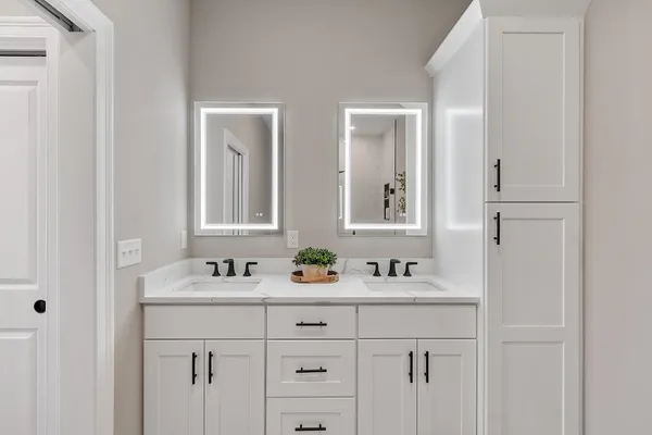 $459,900 | 10100 South Willow Street, Unit 303, Manchester, NH 03109