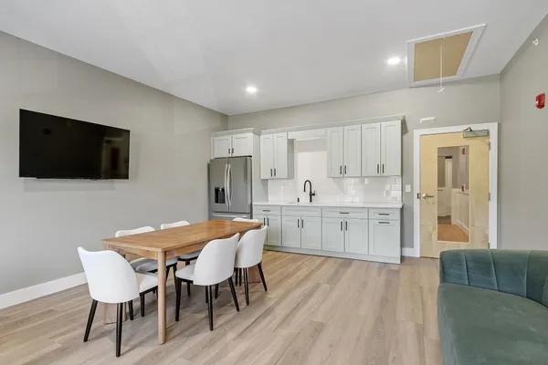 $459,900 | 10100 South Willow Street, Unit 303, Manchester, NH 03109