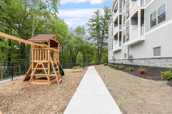 $459,900 | 10100 South Willow Street, Unit 303, Manchester, NH 03109