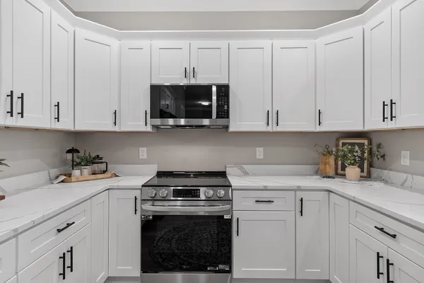 $459,900 | 10100 South Willow Street, Unit 303, Manchester, NH 03109