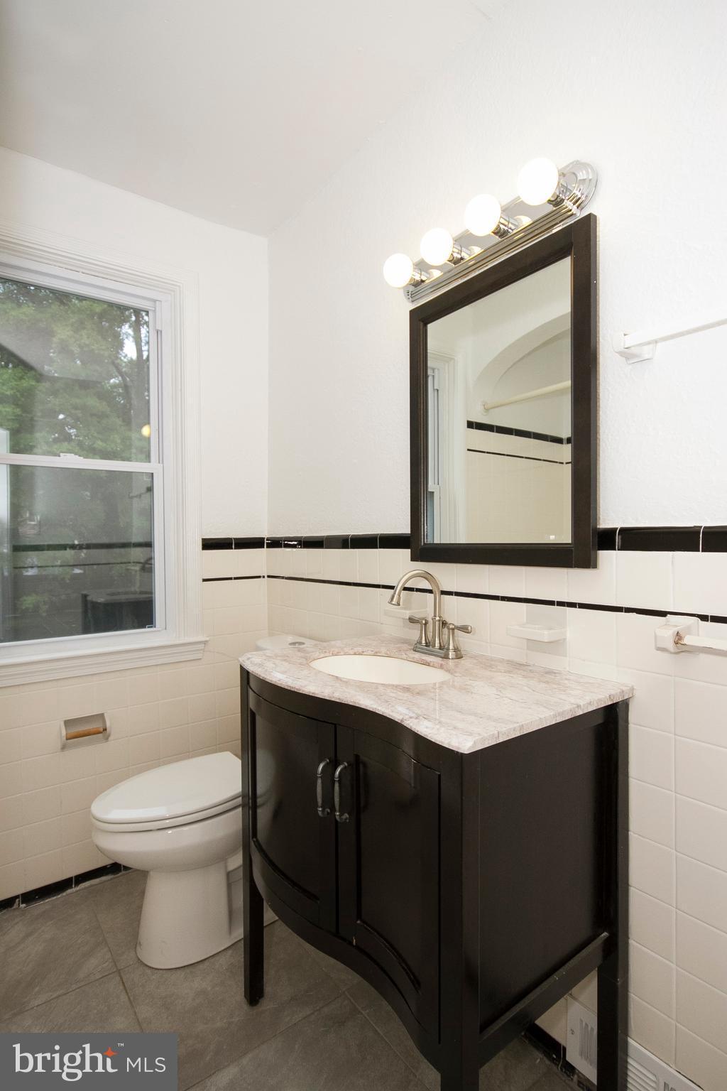 1511 Shadyside Road Baltimore, MD 21218 - Photo 14 of 28 Bath