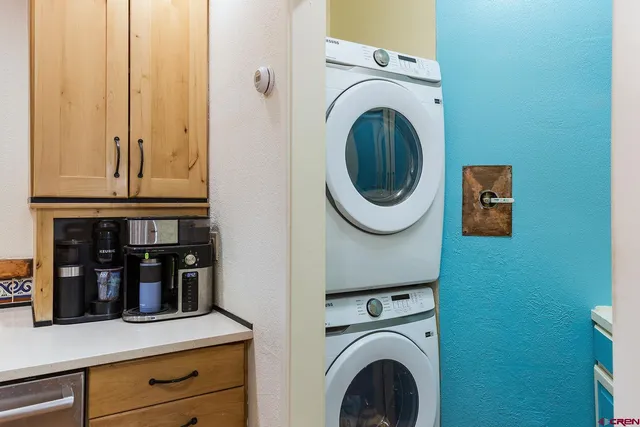 a view of backyard with cabin