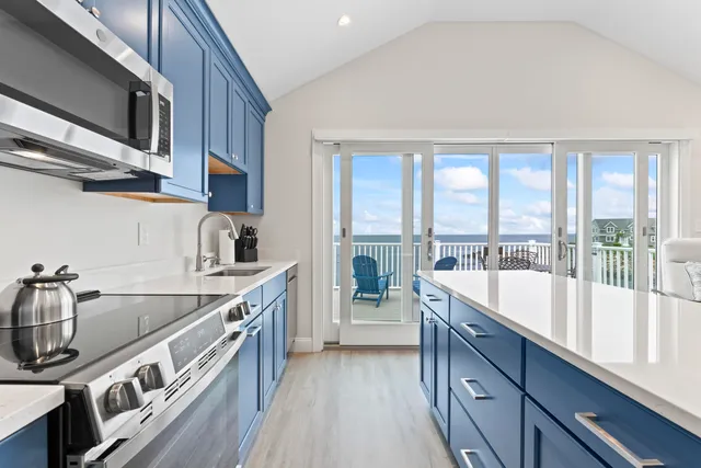 $3,299,000 | 117 Perkins Cove Road, Ogunquit, ME 03907