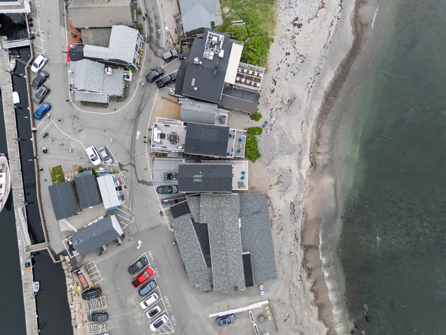 $3,299,000 | 117 Perkins Cove Road, Ogunquit, ME 03907