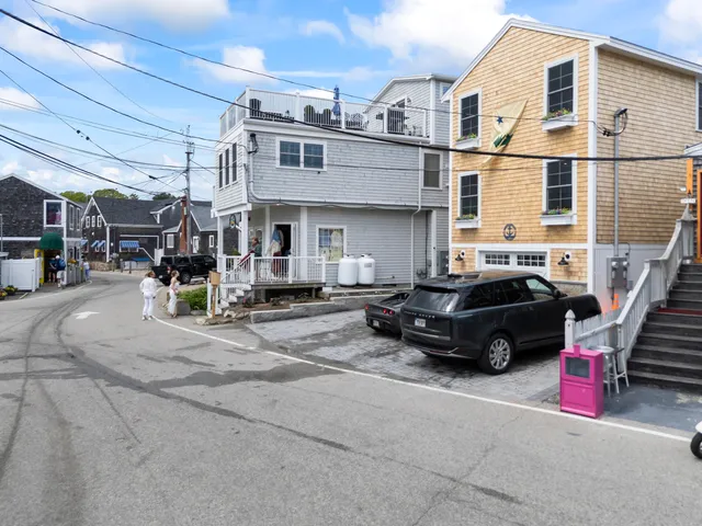 $3,299,000 | 117 Perkins Cove Road, Ogunquit, ME 03907