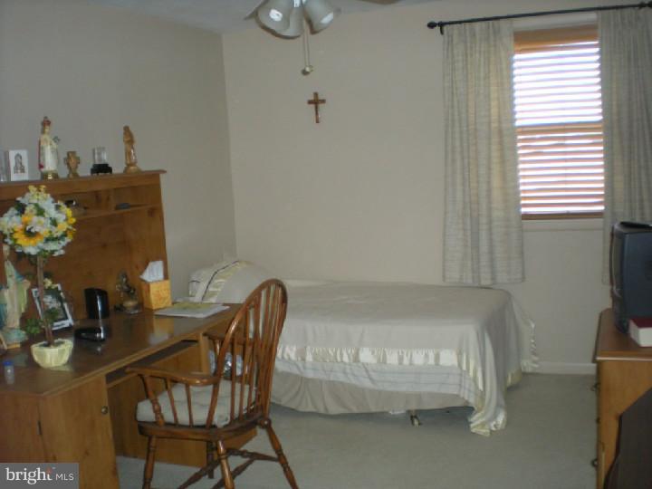 325 Candlewood Road Broomall, PA 19008 - Photo 16 of 19 Bedroom