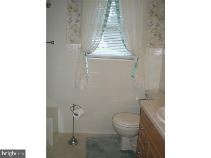 325 Candlewood Road Broomall, PA 19008 - Photo 17 of 19 Bathroom