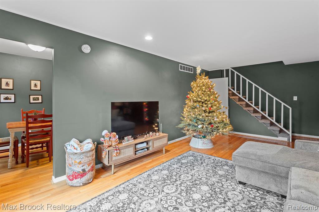 5005 Crooks Road, Unit 34 Royal Oak, MI 48073 - Photo 6 of 29