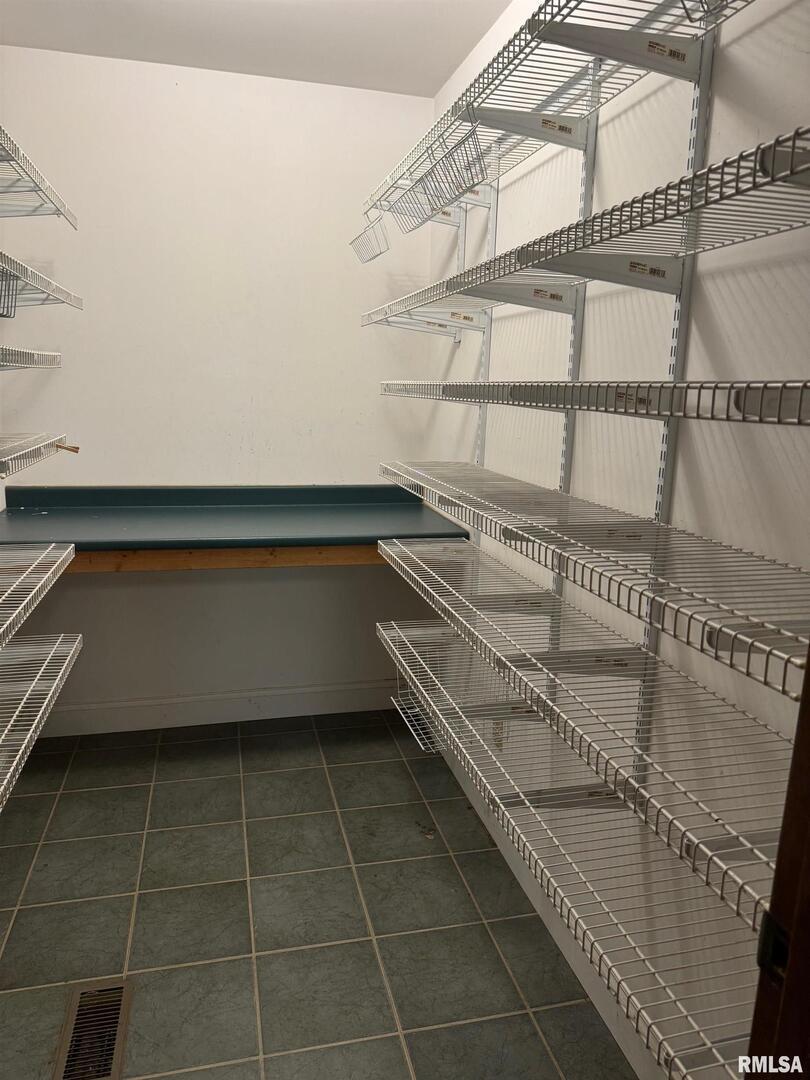 102 West North Street Benton, IL 62812 - Photo 53 of 56