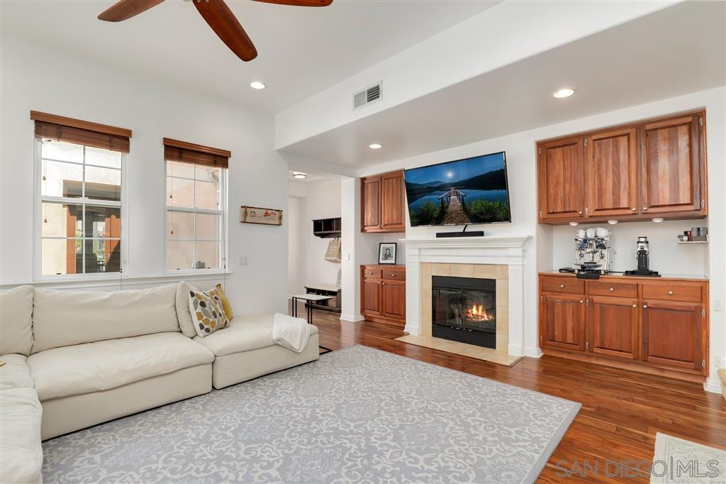 2061 Historic Decatur Road San Diego, CA 92106 - Photo 4 of 24