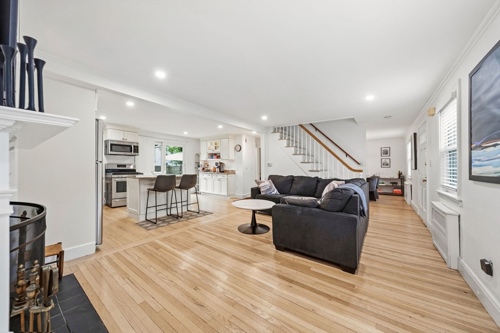 180 Broad Meadow Road Needham, MA 02492 - Photo 4 of 32