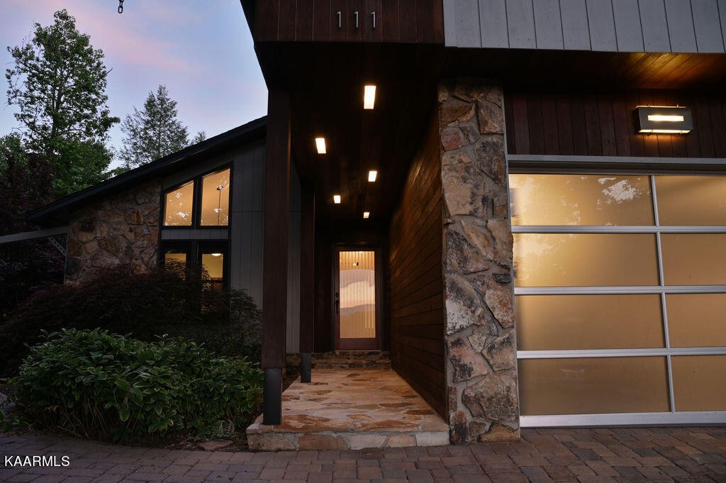 111 Connors Drive Oak Ridge, TN 37830 - Photo 3 of 40 Gallery Image 3