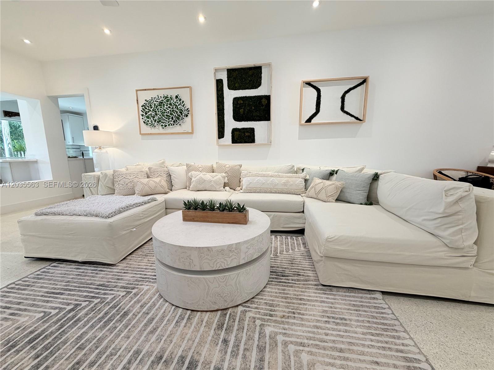 1460 Cleveland Road Miami Beach, FL 33141 - Photo 2 of 30