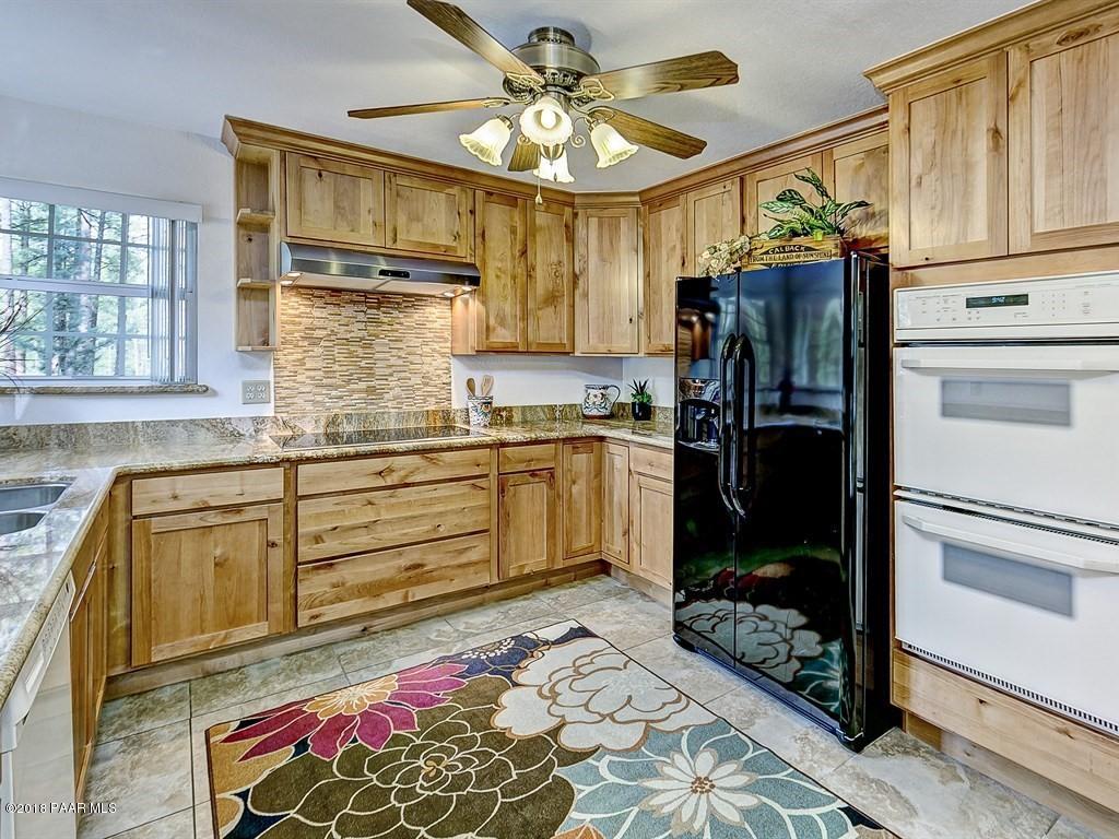 335 Ridge Court Prescott, AZ 86303 - Photo 4 of 23 Cooks Kitchen