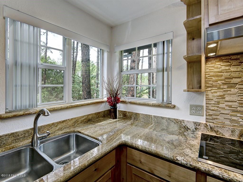 335 Ridge Court Prescott, AZ 86303 - Photo 6 of 23 Great Kitchen View