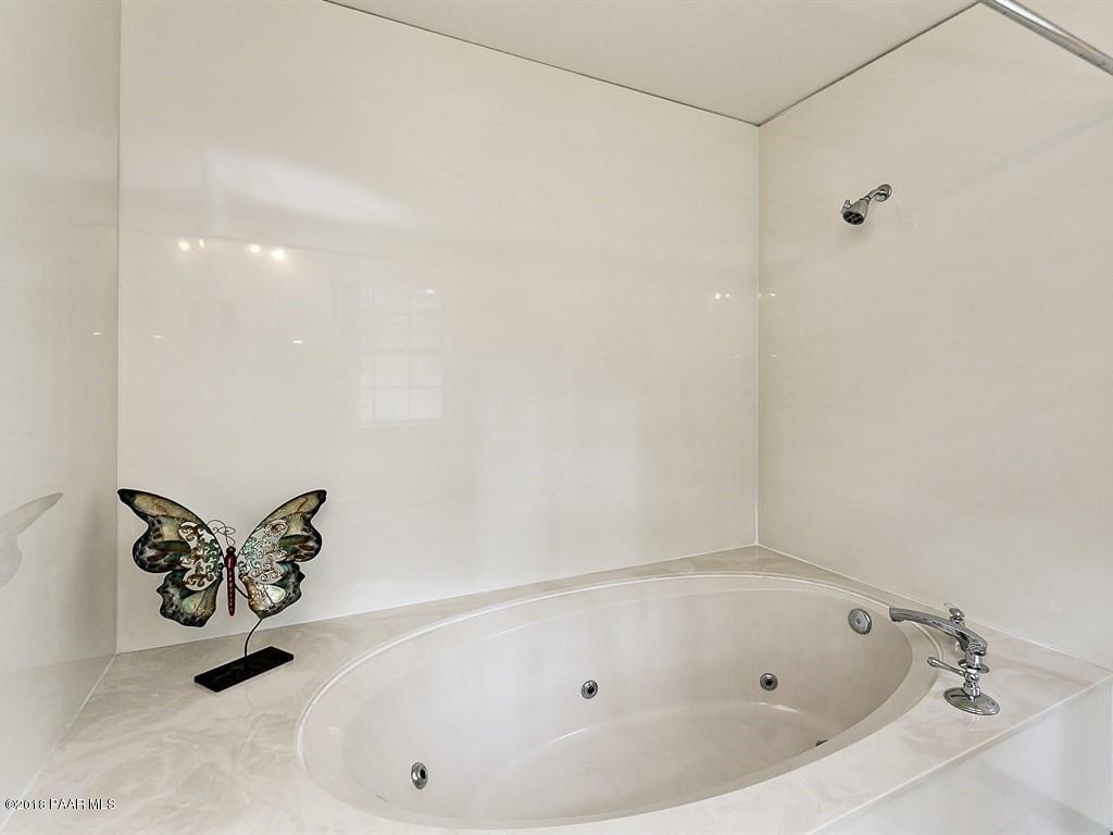 335 Ridge Court Prescott, AZ 86303 - Photo 10 of 23 Master Bathroom