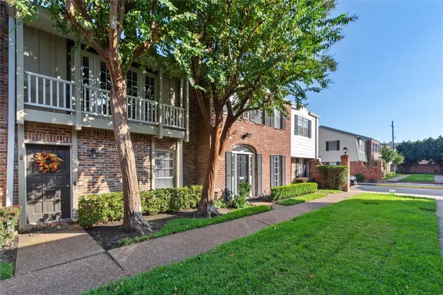 $1,850 | 2417 Jamestown Mal, Unit 24, Houston, TX 77057